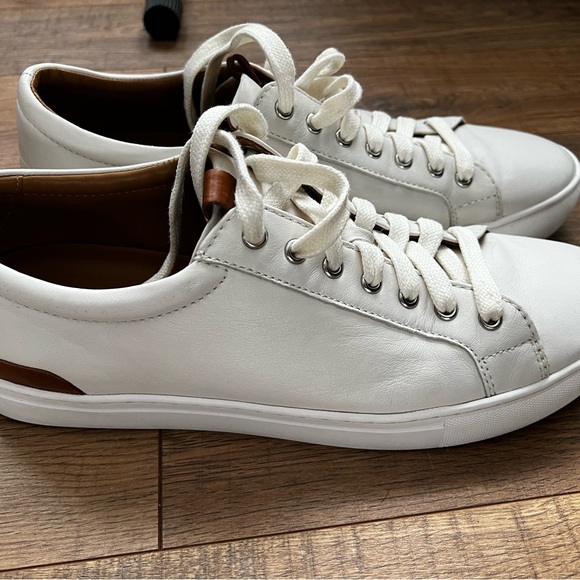 Johnston & Murphy Banks shoe in like new condition. - Picture 3 of 3